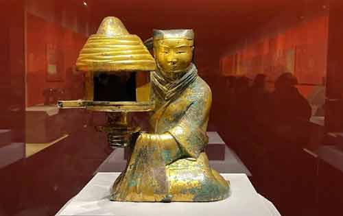 设计精巧的长信宫灯——中国古代艺术介绍